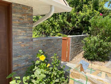 Stack rock stone veneer