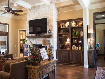 CONTEMPORARY SOUTHERN SINGLE STORY HOME