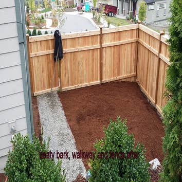 beauty bark, fence after