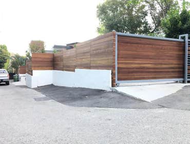 Gate