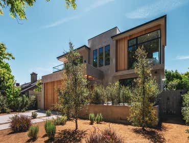 Purdue Located in the highly desirable Westdale pocket of Mar Vista and within the Mar Vista School District, this exceptional new construction offers 