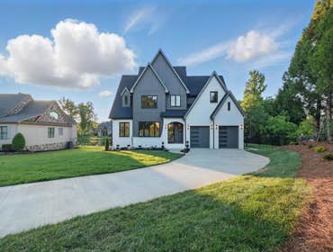 Photos by Ninth Construction Inc #1 Aprox 4,000 New construction Ground Up