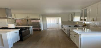 Casas & Casas Construction