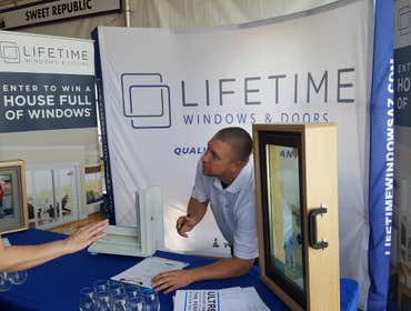 Photos by Lifetime Windows & Doors Phoenix #1 Lifetime Windows and Doors is Phoenix’s top retailer for replacement windows and doors. We know that you 