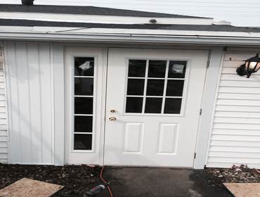 Doors with sidelight