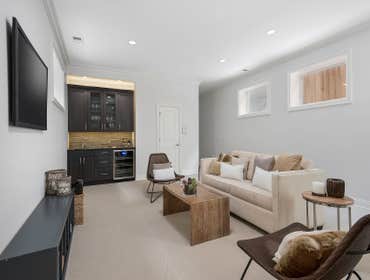 3635 Seeley New Construction - 3635 N Seeley
Located on a quiet one-way, tree lined street in Roscoe Village. This new construction 5 bedroom, 4.5 ba