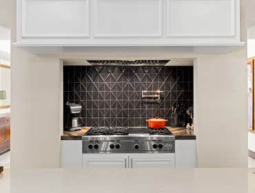 KITCHEN REMODELING