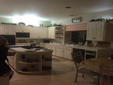 Laguna Niguel Kitchen Renovation Kitchen renovation in Orange County including
Refinish all the kitchen cabinets
Changed all doors and hinges to be s