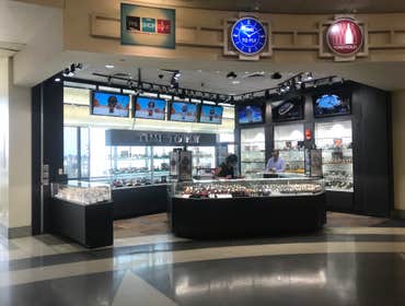 Time to Fly Tenant upgrade to existing store that included new lighting, casework, and finishes.