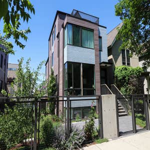 W Altgeld St. Home