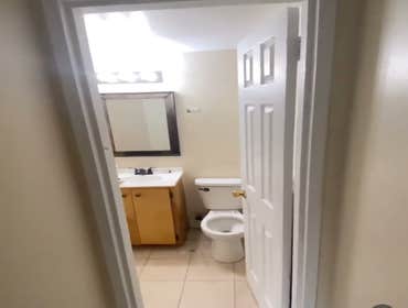 Hall leading to bathroom