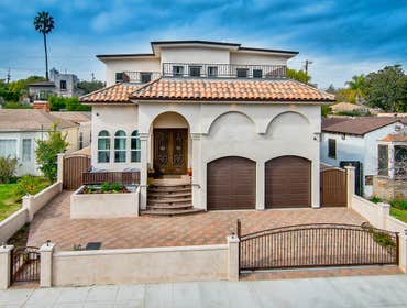 Photos by Axle Homes #1