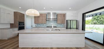 La Family Builders Inc