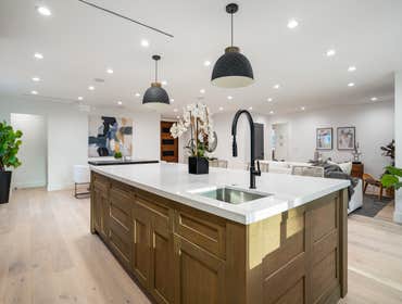 Corteen Pl, Valley Village