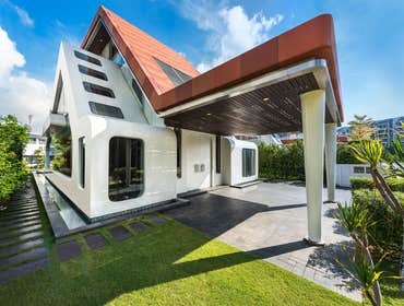 Roof remodeling – Beverly Grove The specialists of the Goldenline Remodeling company will make a high-quality roof, guided by certain building codes. I