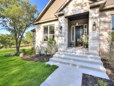 105 Graystone Lane