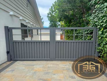 Automatic Steel Driveway Gate Installation | Los Altos, California Steel Driveway Gate Installation in Los Altos, California
Custom dual swing steel d