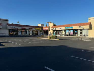 SPEEDWAY CRAYCROFT PLAZA EXTERIOR FACADE