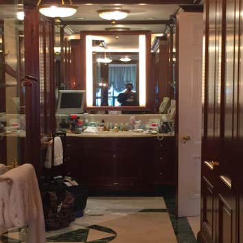 lighted vanity mirror