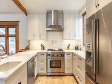 Photos by Kitchen Renovation Vancouver - Custom Kitchen Remodeling, Cabinets, Countertops & Luxury Kitchen Renovations #1