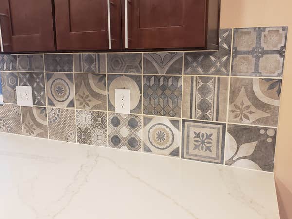 Backsplash tile/ quartz countertop/