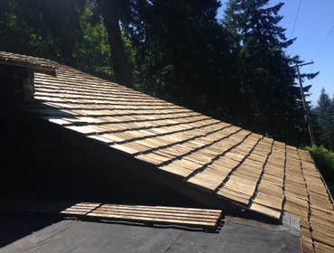 Low Pressue roof cleaning, Cedar shake resto We use industrial grade pressure washers with a specialized wand, and tips which allows us to use the man