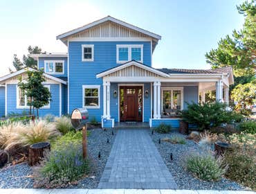 Custom Home - Mountain View by Greenberg Construction Inc.