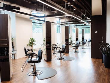 STEPHEN & BURNS AVEDA SALON AND SPA