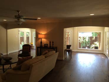 Living area to morning room entrance