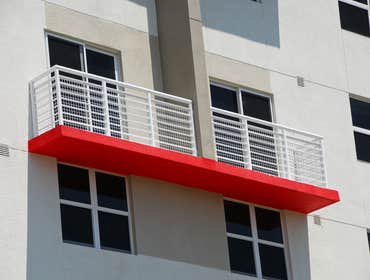 Mesh rails