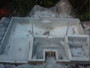 Custom Pools and Spa