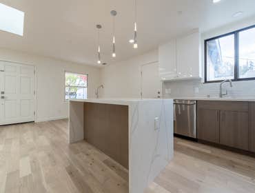 From vision to reality – Elevating homes in Menlo Park 2025 "Experience the transformation of this Menlo Park home! This remodel features a stunning ki