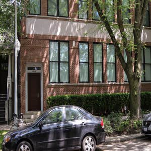 N Ravenswood Ave Home