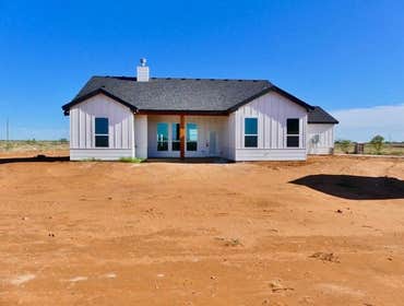 3000 Farmhouse