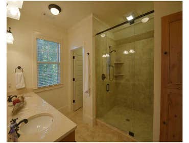 Blue Ridge Custom cabin in Blue Ridge Georgia
4000 sq. ft. 5 bedrooms 5 1/2 baths