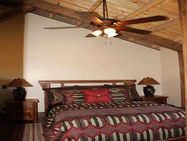 Hunting Lodge - Crook