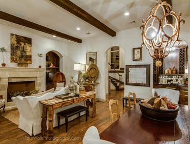 Photo(s) from Sakharoff Builders Inc. Bisou Tresor jewelery store
Complete remodel of 1900 sq. ft
custom lighting
custom flooring
custom natural 