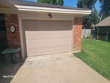 Align Composite Siding Align compoaite siding system with matching soffit and fascia.