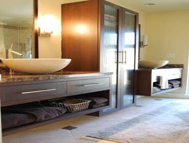 Bathroom vanity