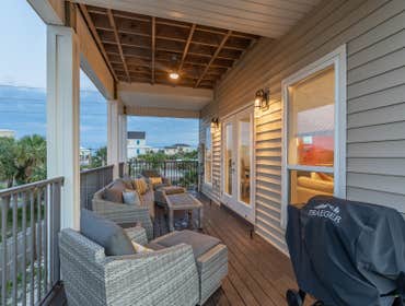 BEACH HOUSE [reno]