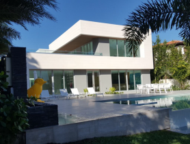 Pinetree Dr. Miami Beach, Florida