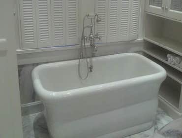 Custom freestanding tub instal