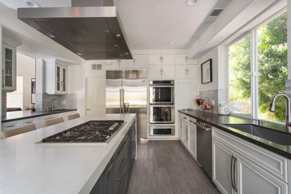 Contemporary Kitchen