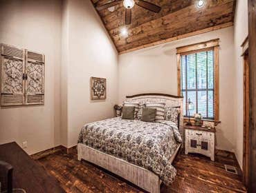 Luxury Custom Cabins