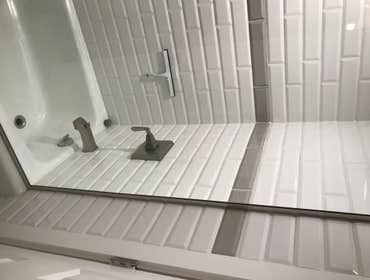 Single accent strip in shower, Roseville, MN