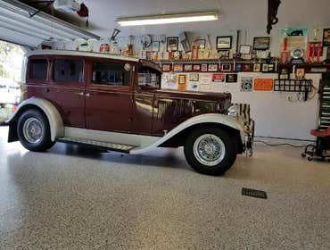 Epoxy flooring for garages and basements Concrete restoration with epoxy flooring (up to 5 years warranty at no additional cost)