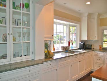 Brand New kitchen - L