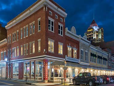 DESCHUTES ROANOKE TASTING ROOM