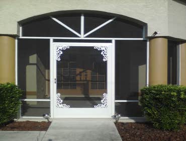 screen door with rosette