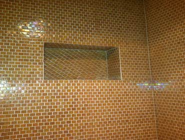 Shower nicho with glass tile